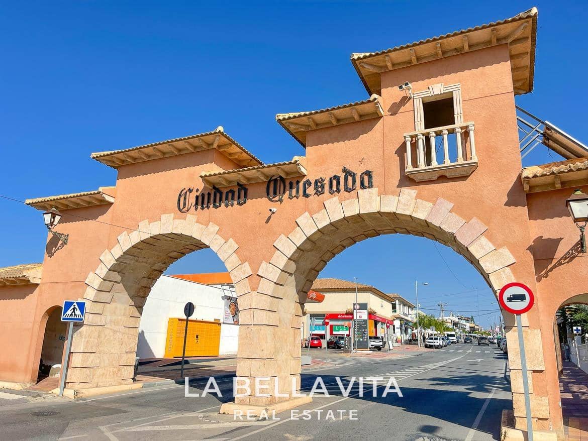 4 soveværelse Villa til salg i Ciudad Quesada med swimmingpool garage - € 849.000 (Ref: 8714642)