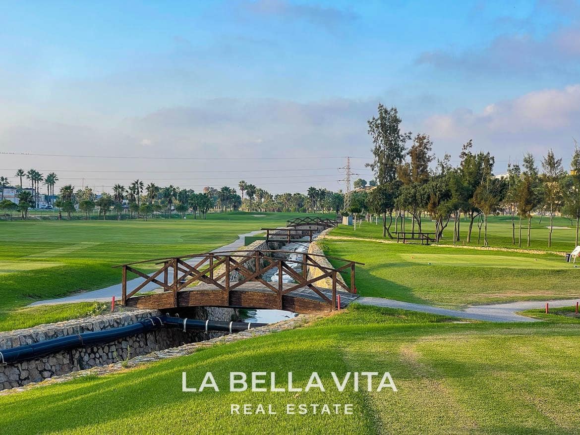 4 soveværelse Villa til salg i Ciudad Quesada med swimmingpool garage - € 849.000 (Ref: 8714642)