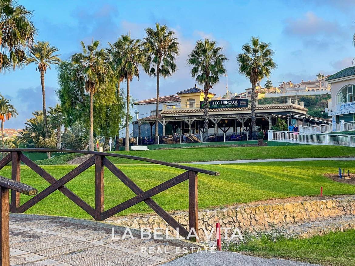 4 soveværelse Villa til salg i Ciudad Quesada med swimmingpool garage - € 849.000 (Ref: 8714642)