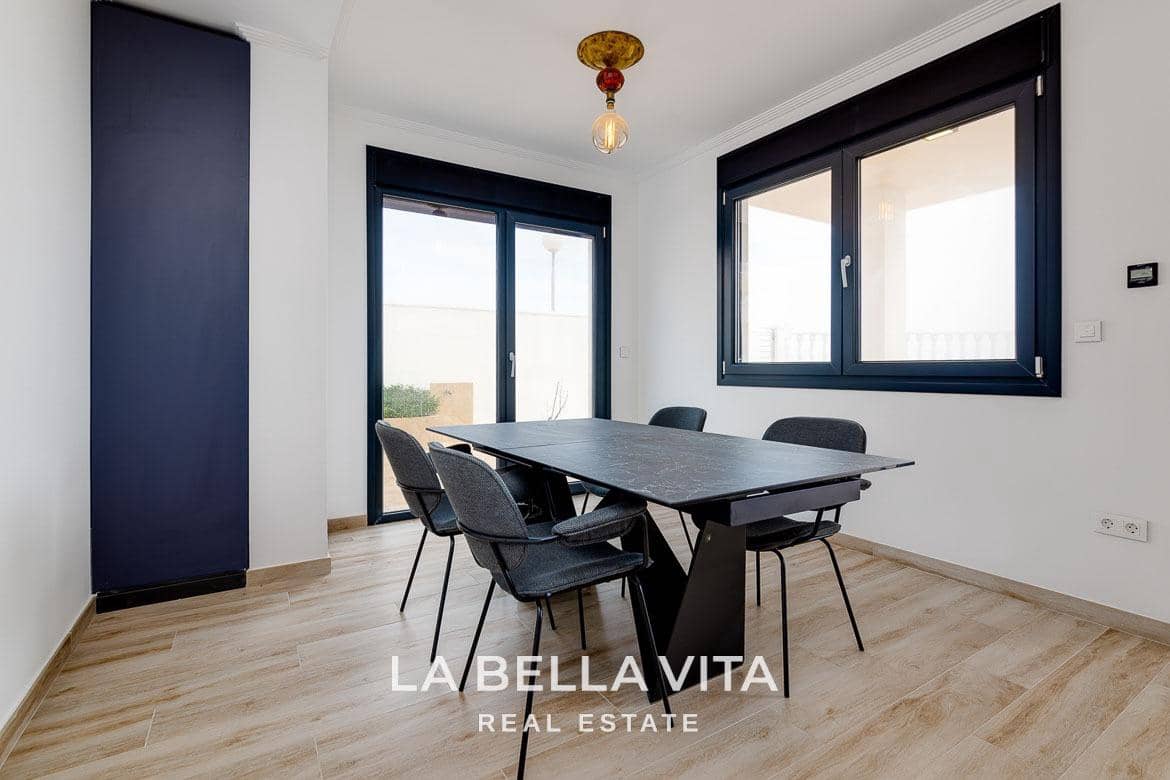 4 soveværelse Villa til salg i La Mata med swimmingpool - € 990.000 (Ref: 8714646)