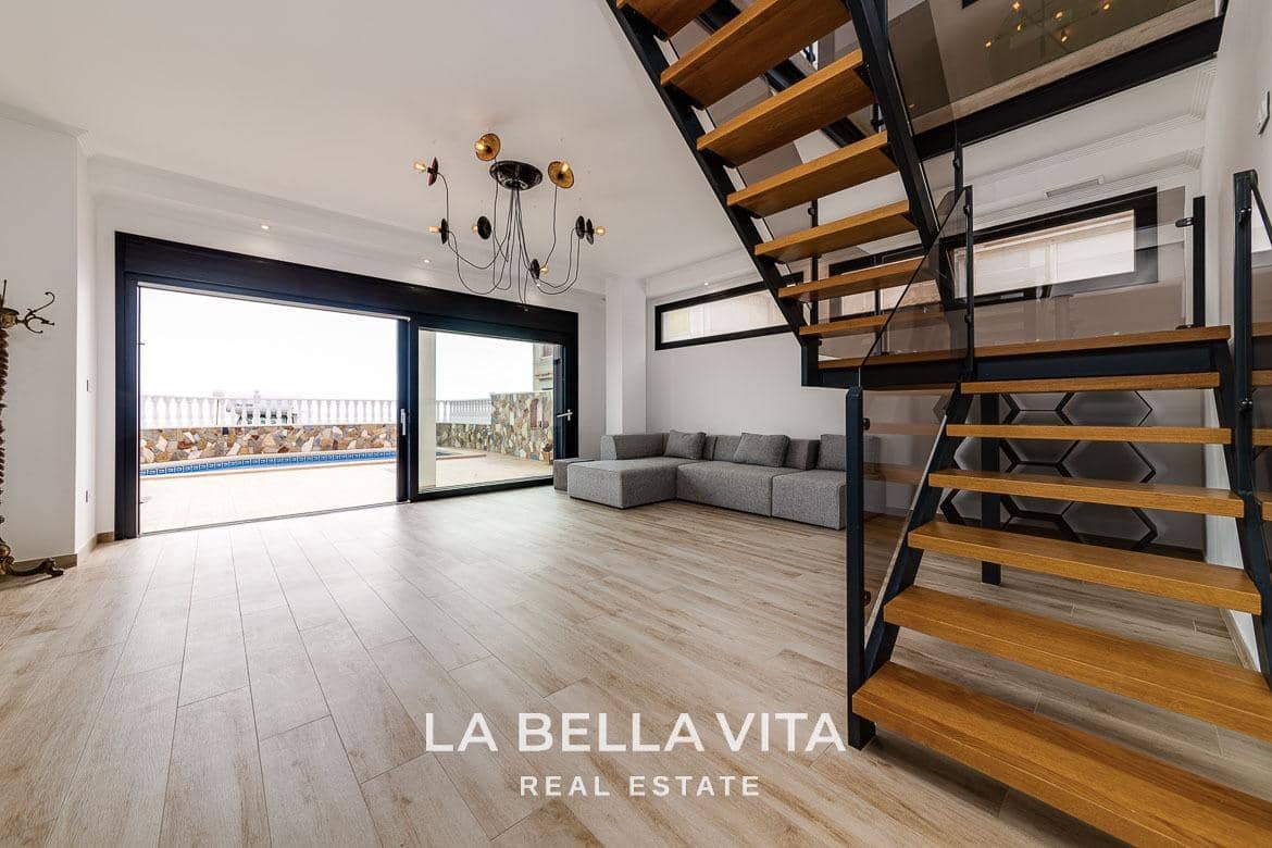 4 soveværelse Villa til salg i La Mata med swimmingpool - € 990.000 (Ref: 8714646)