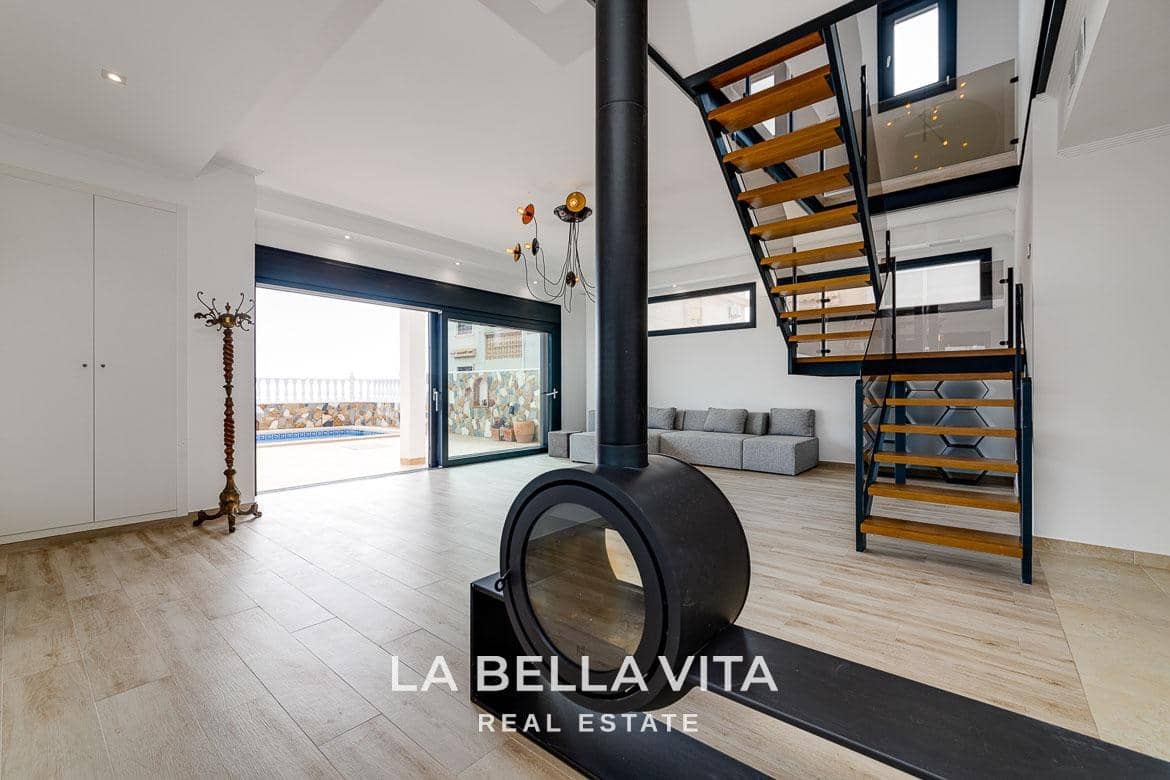 4 soveværelse Villa til salg i La Mata med swimmingpool - € 990.000 (Ref: 8714646)