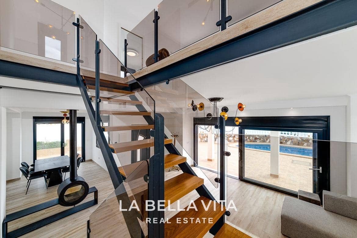 4 soveværelse Villa til salg i La Mata med swimmingpool - € 990.000 (Ref: 8714646)