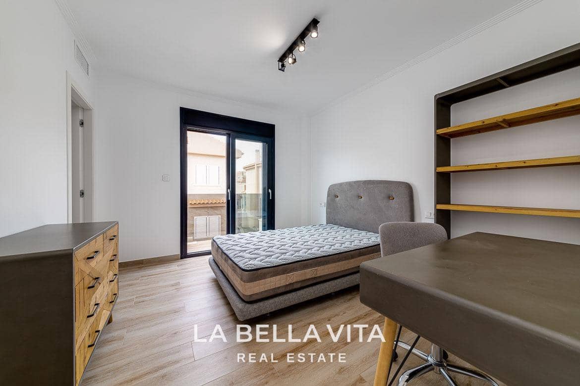 4 soveværelse Villa til salg i La Mata med swimmingpool - € 990.000 (Ref: 8714646)