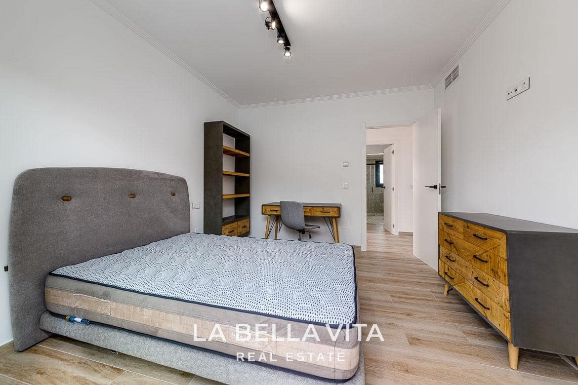 4 soveværelse Villa til salg i La Mata med swimmingpool - € 990.000 (Ref: 8714646)