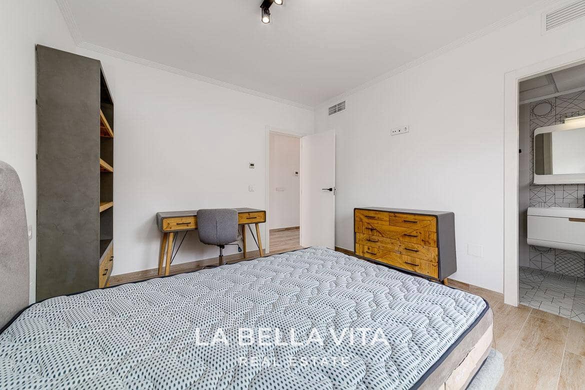 4 soveværelse Villa til salg i La Mata med swimmingpool - € 990.000 (Ref: 8714646)