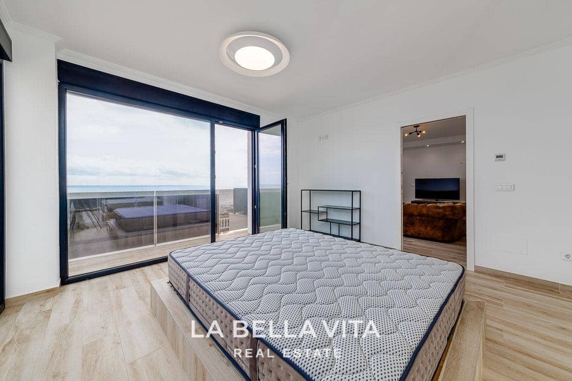 4 soveværelse Villa til salg i La Mata med swimmingpool - € 990.000 (Ref: 8714646)