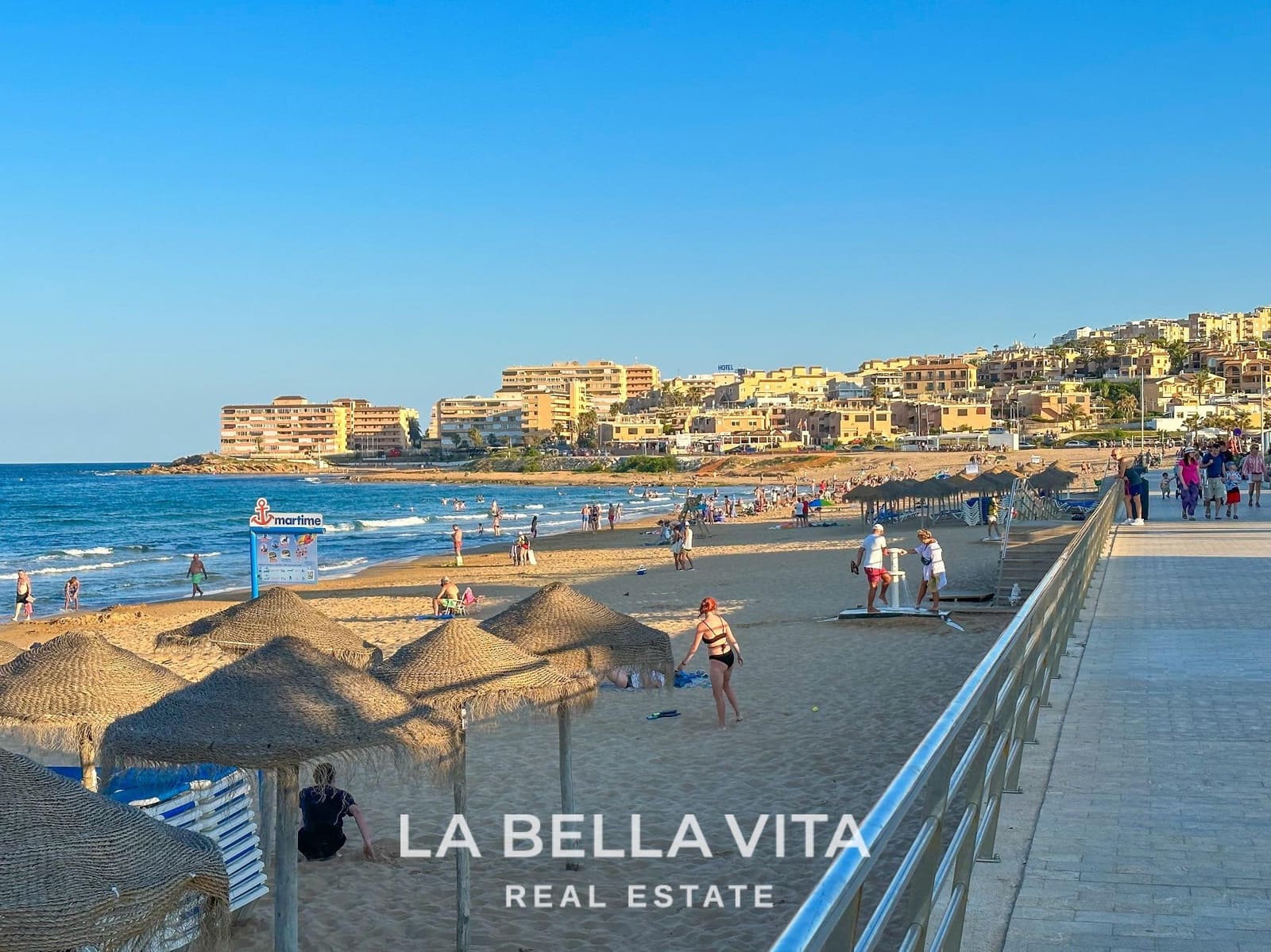 4 soveværelse Villa til salg i La Mata med swimmingpool - € 990.000 (Ref: 8714646)