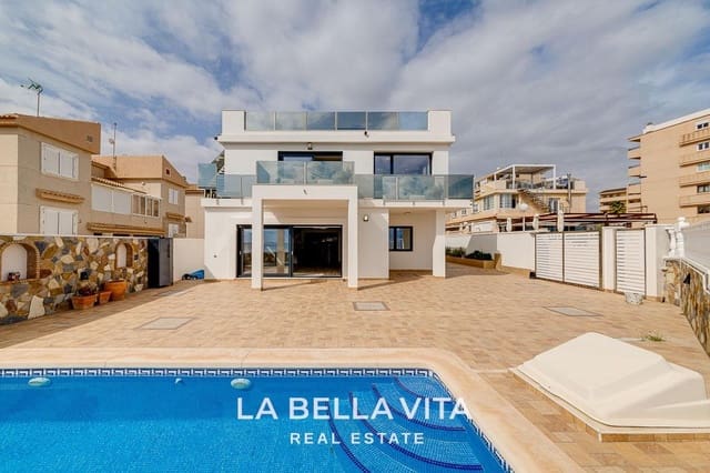 Chalet de 4 habitaciones en Cabo Cervera, Torrevieja en venta con piscina - 990.000 € (Ref: 8714646)