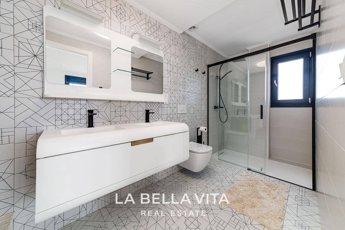 4 chambre Villa/Maison à vendre à La Mata avec piscine - 990 000 € (Ref: 8714646)