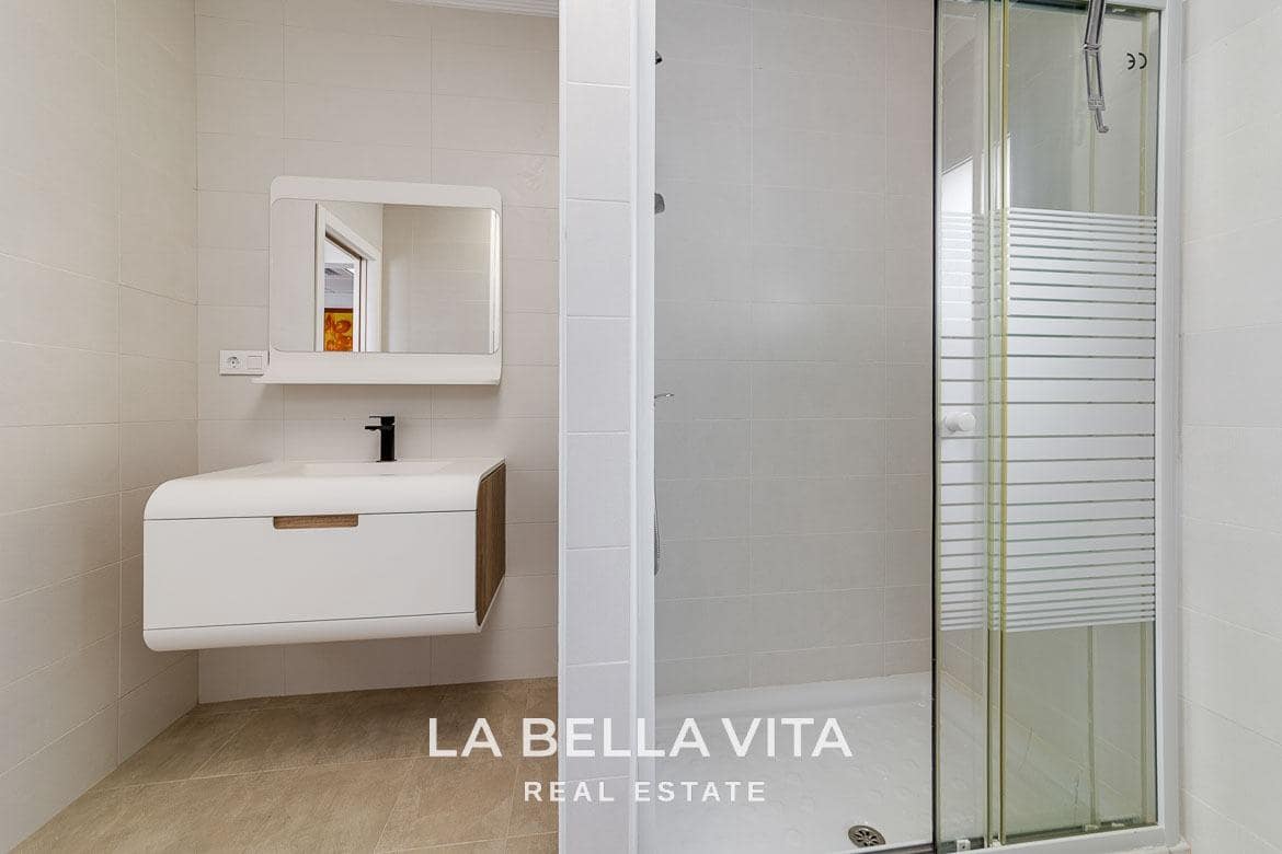 4 chambre Villa/Maison à vendre à La Mata avec piscine - 990 000 € (Ref: 8714646)