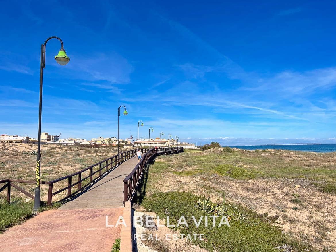 4 chambre Villa/Maison à vendre à La Mata avec piscine - 990 000 € (Ref: 8714646)
