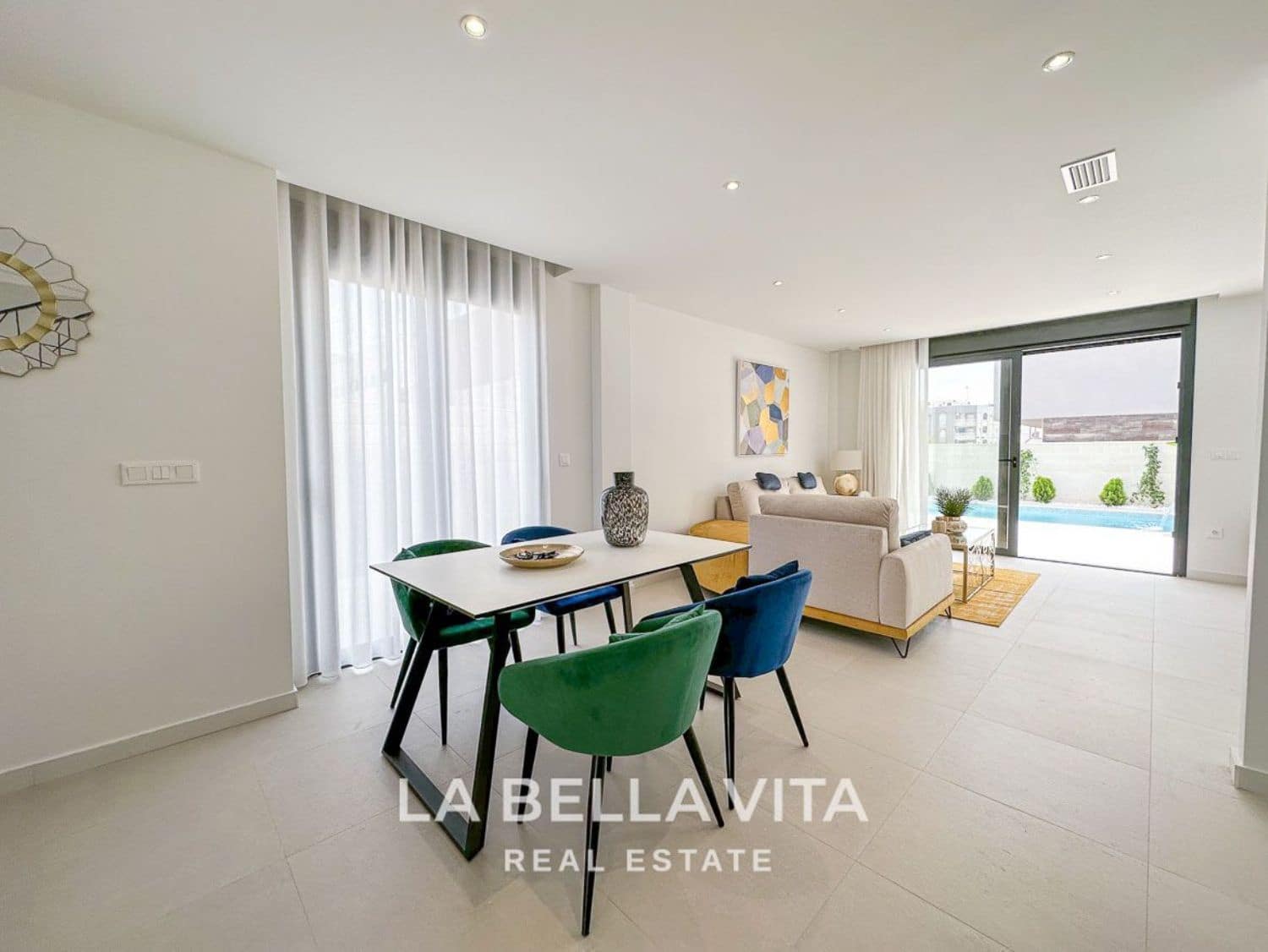 5 slaapkamer Villa te koop in Guardamar del Segura met zwembad - € 507.000 (Ref: 8714664)