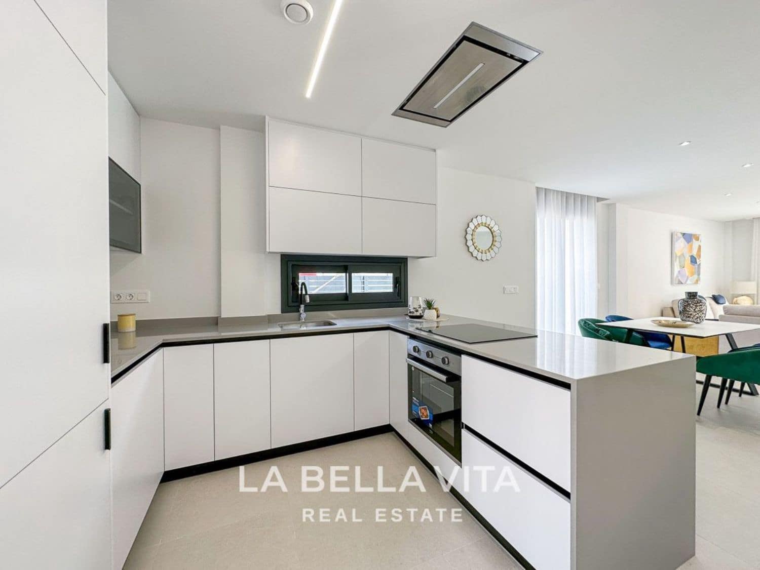 5 slaapkamer Villa te koop in Guardamar del Segura met zwembad - € 507.000 (Ref: 8714664)