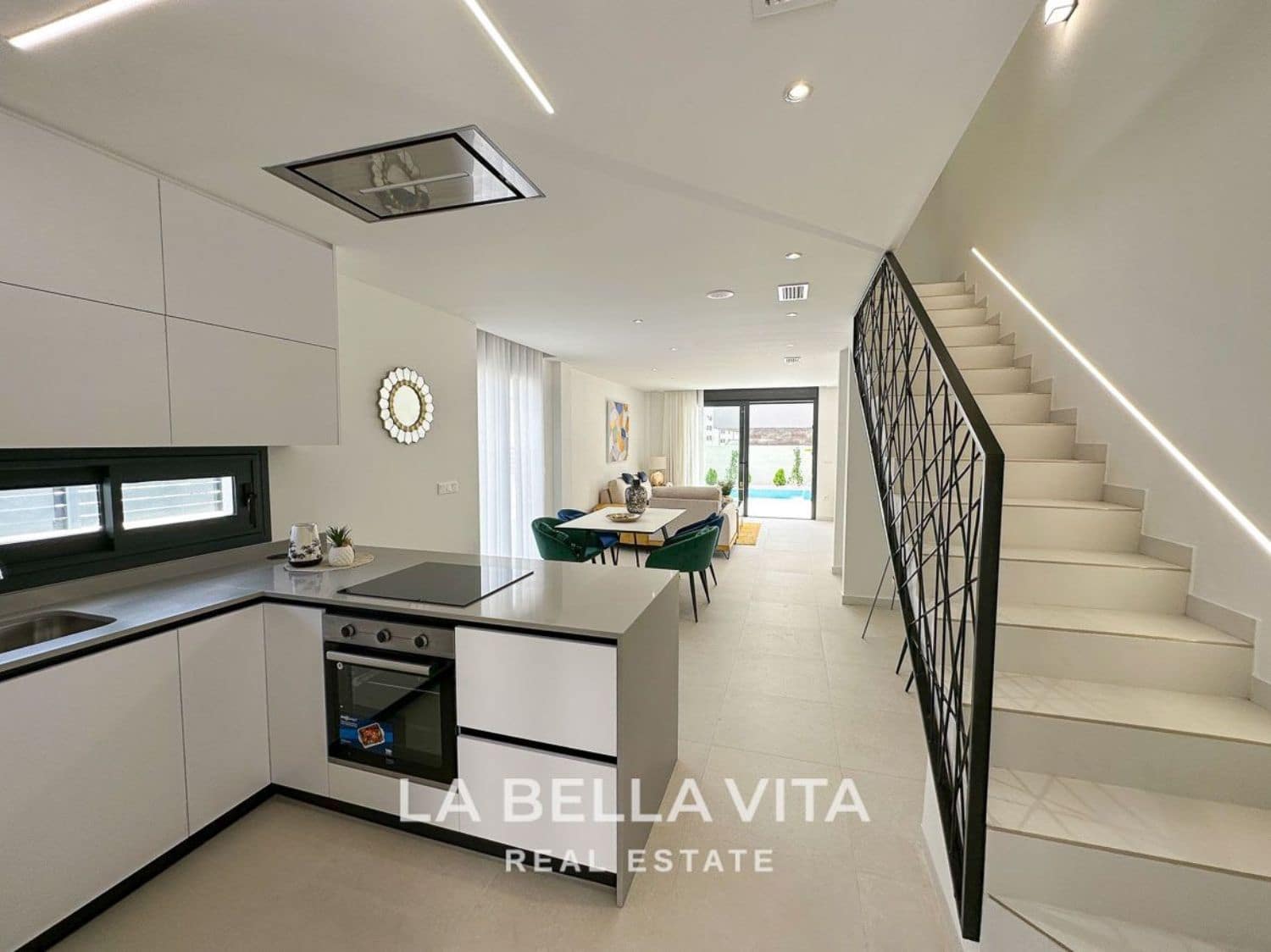 5 slaapkamer Villa te koop in Guardamar del Segura met zwembad - € 507.000 (Ref: 8714664)