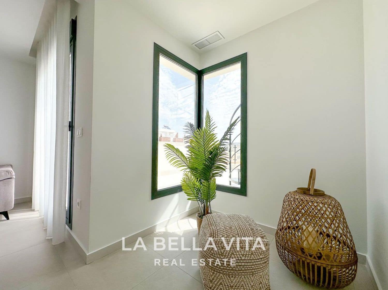 5 slaapkamer Villa te koop in Guardamar del Segura met zwembad - € 507.000 (Ref: 8714664)