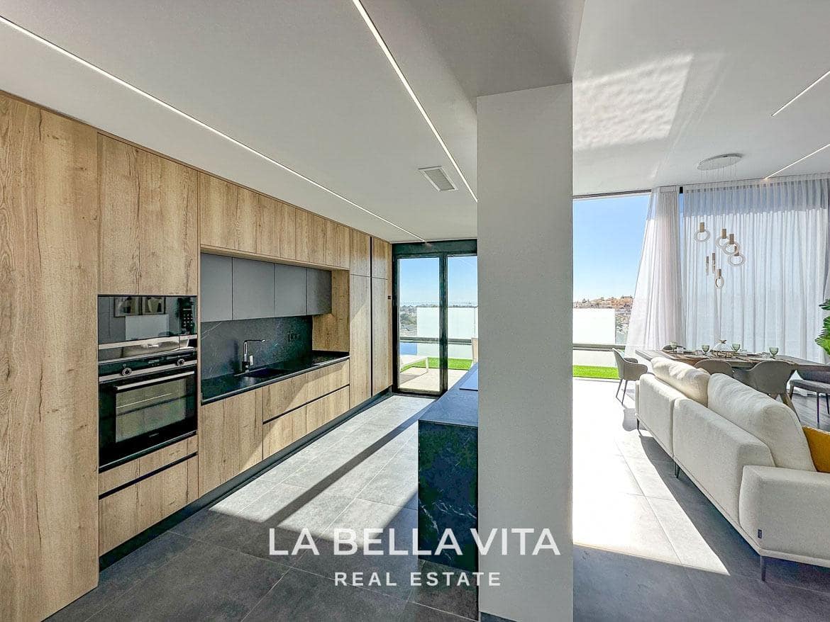 3 bedroom Villa for sale in Los Altos with pool garage - € 650,000 (Ref: 8714665)