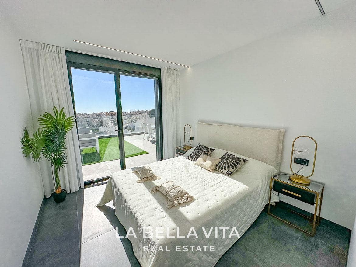 3 bedroom Villa for sale in Los Altos with pool garage - € 650,000 (Ref: 8714665)