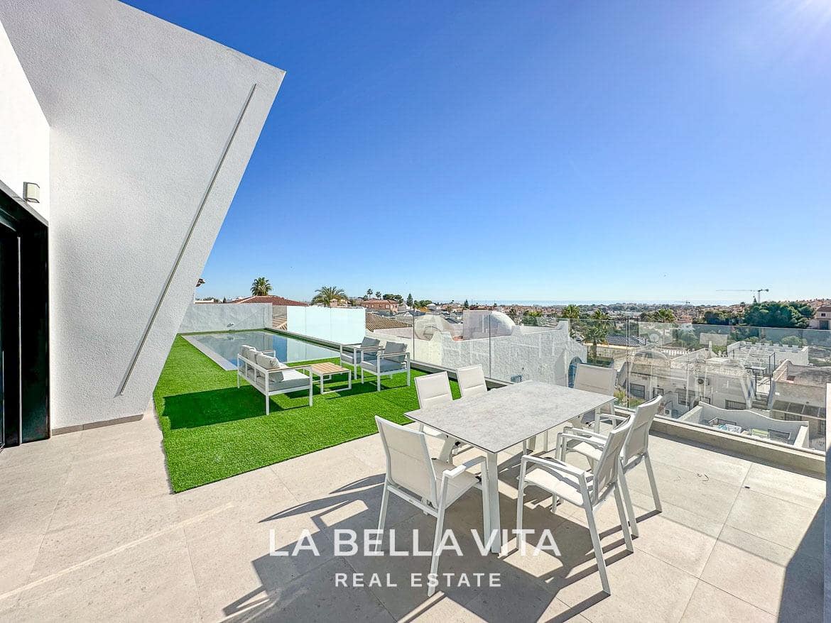 3 bedroom Villa for sale in Los Altos with pool garage - € 650,000 (Ref: 8714665)