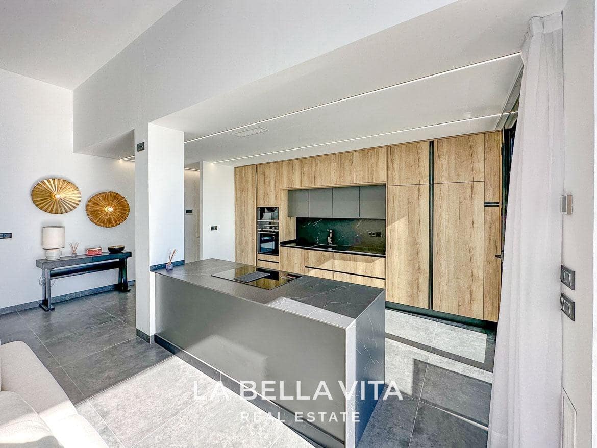 3 bedroom Villa for sale in Los Altos with pool garage - € 650,000 (Ref: 8714665)