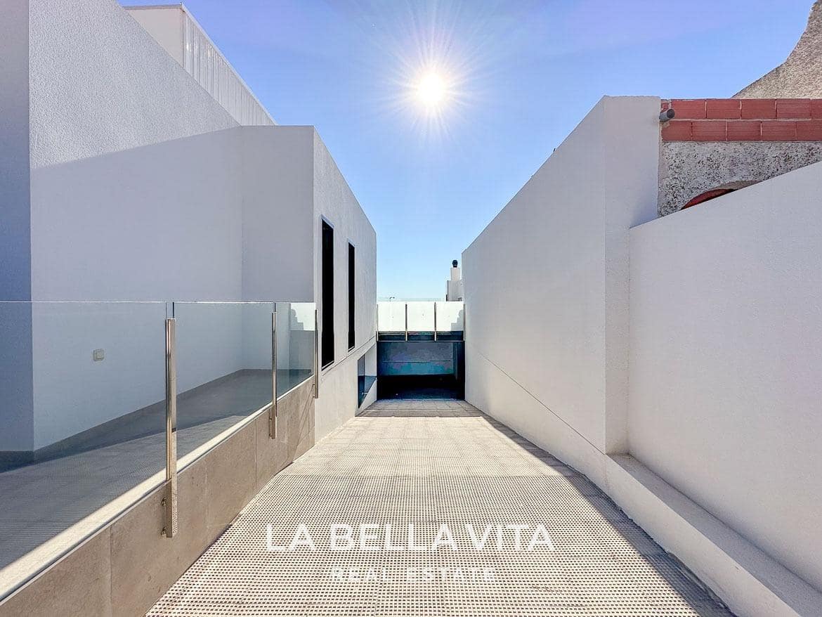 3 bedroom Villa for sale in Los Altos with pool garage - € 650,000 (Ref: 8714665)