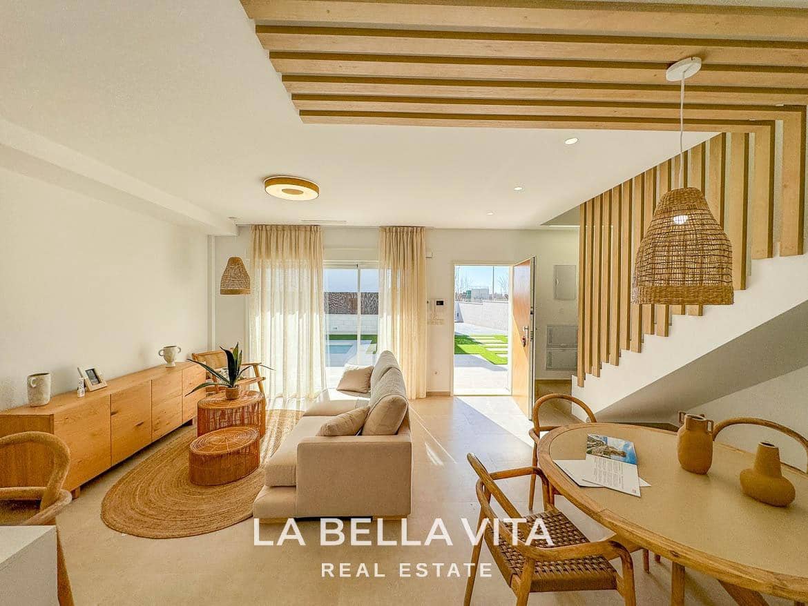 3 soveværelse Villa til salg i Pilar de la Horadada med swimmingpool - € 439.000 (Ref: 8814466)