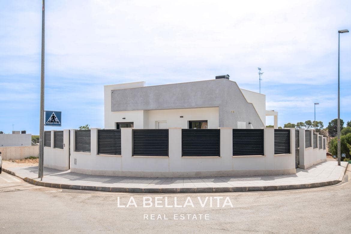 3 soveværelse Villa til salg i Pinar de Campoverde med swimmingpool - € 431.500 (Ref: 8817873)