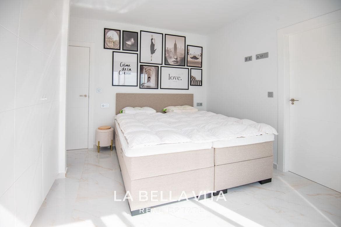 3 soveværelse Villa til salg i Pinar de Campoverde med swimmingpool - € 431.500 (Ref: 8817873)