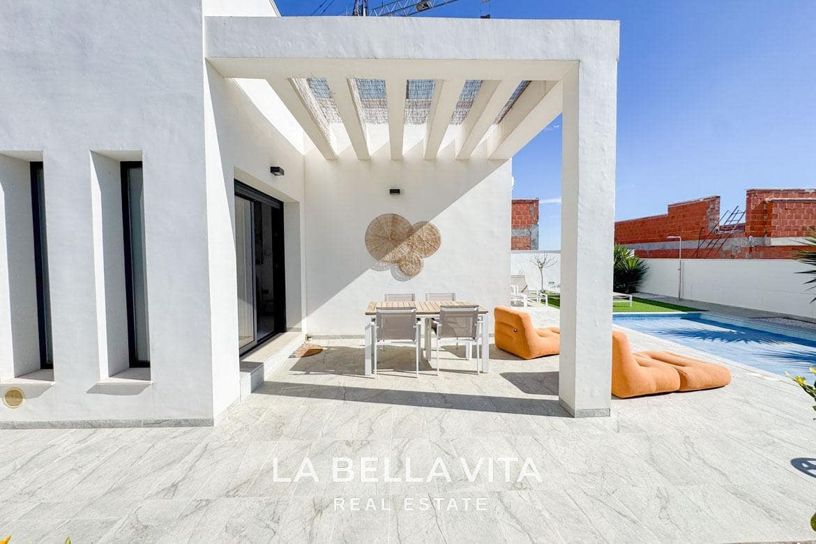 3 soveværelse Villa til salg i Pinar de Campoverde med swimmingpool - € 431.500 (Ref: 8817873)