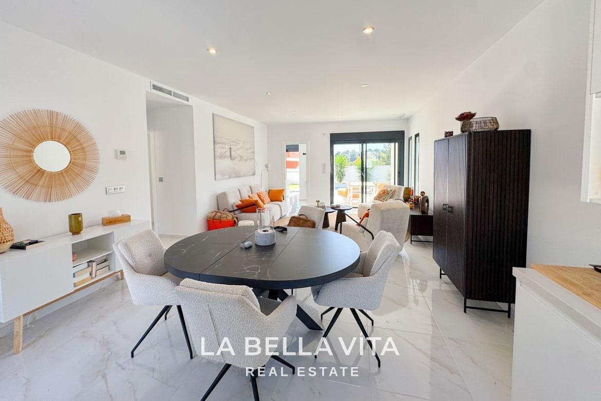 3 soveværelse Villa til salg i Pinar de Campoverde med swimmingpool - € 431.500 (Ref: 8817873)