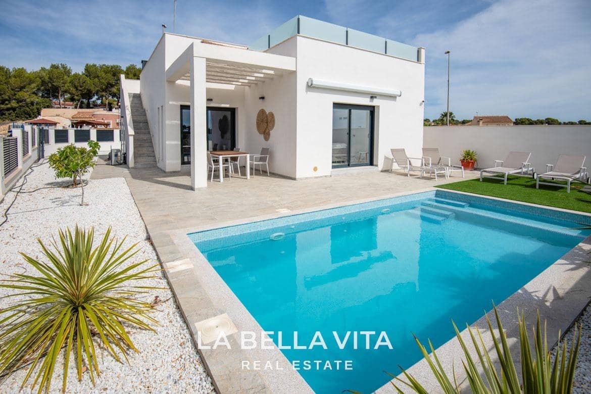 3 soveværelse Villa til salg i Pinar de Campoverde med swimmingpool - € 431.500 (Ref: 8817873)
