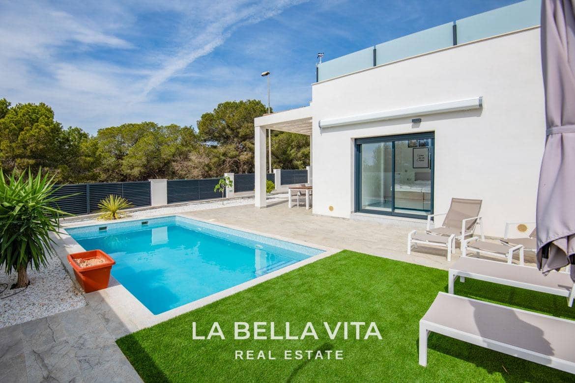 3 soveværelse Villa til salg i Pinar de Campoverde med swimmingpool - € 431.500 (Ref: 8817873)