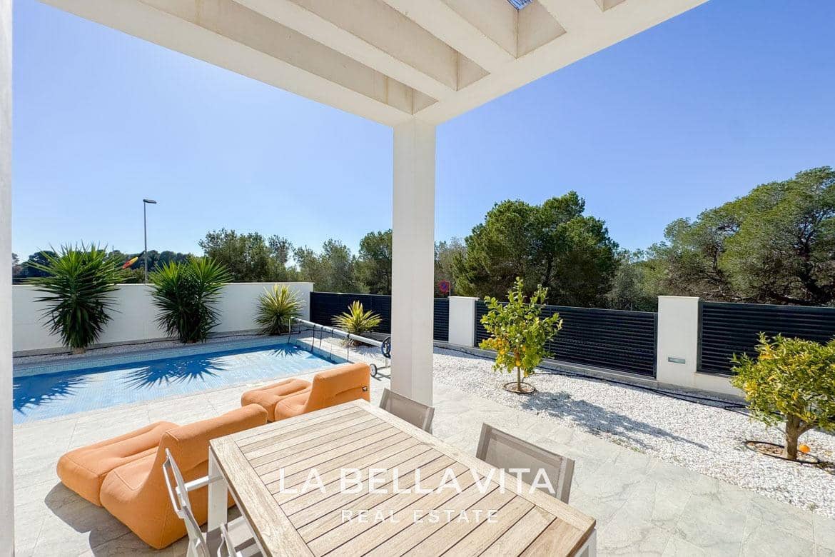 3 soveværelse Villa til salg i Pinar de Campoverde med swimmingpool - € 431.500 (Ref: 8817873)