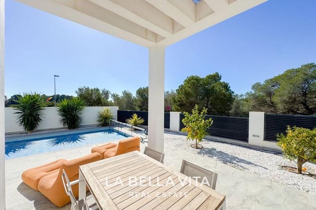 3 soveværelse Villa til salg i Pinar de Campoverde, Pilar de la Horadada med swimmingpool - € 431.500 (Ref: 8817873)