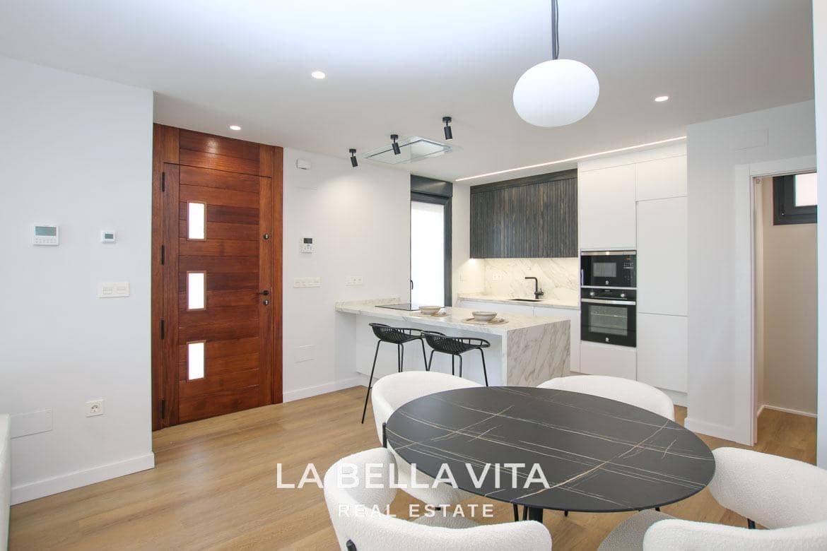 3 soveværelse Villa til salg i Pilar de la Horadada med swimmingpool garage - € 725.000 (Ref: 8916573)