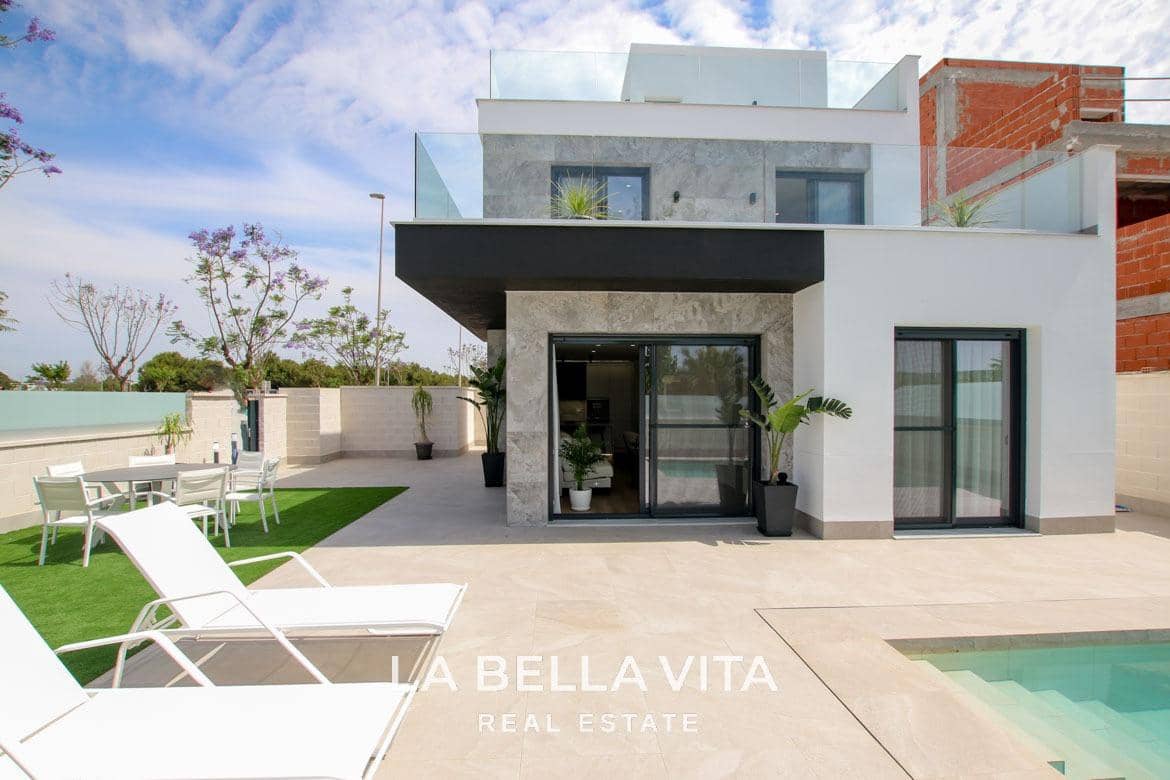 3 soveværelse Villa til salg i Pilar de la Horadada med swimmingpool garage - € 725.000 (Ref: 8916573)