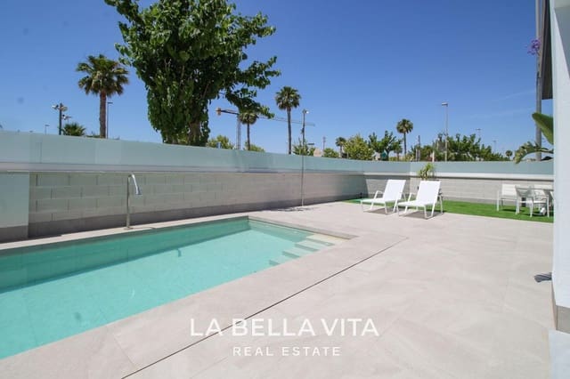 3 soveværelse Villa til salg i Pilar de la Horadada ciudad, Pilar de la Horadada med swimmingpool garage - € 725.000 (Ref: 8916573)