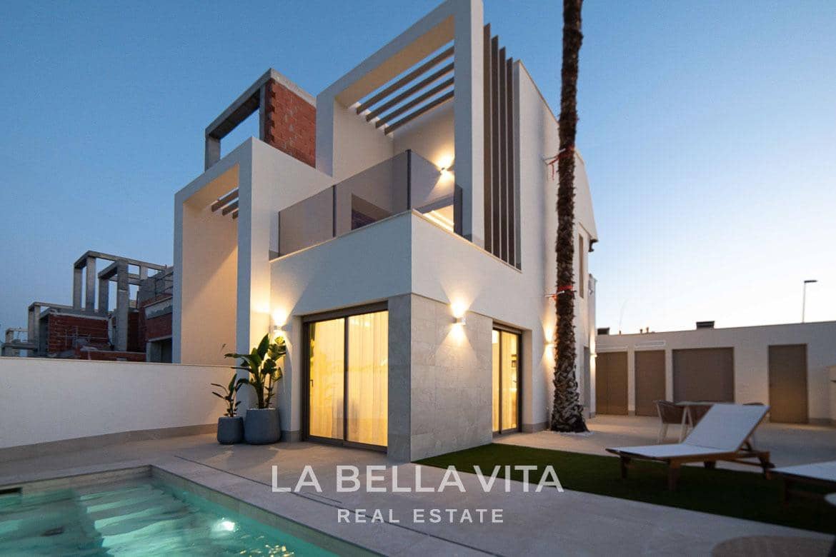 3 soveværelse Villa til salg i Dona Pepa med swimmingpool - € 439.000 (Ref: 9068942)