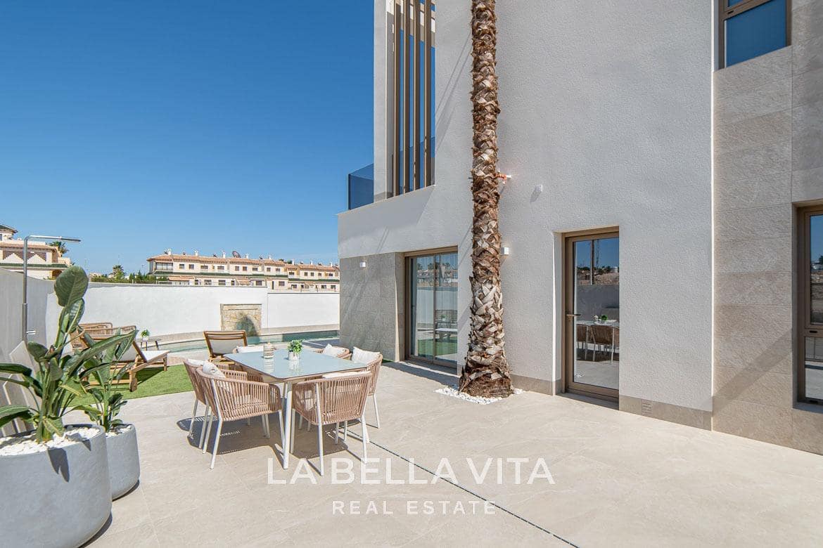 3 soveværelse Villa til salg i Dona Pepa med swimmingpool - € 439.000 (Ref: 9068942)