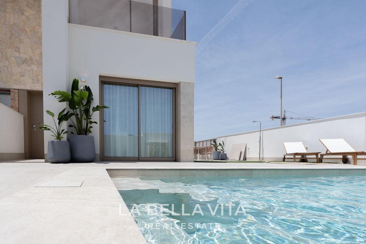 3 soveværelse Villa til salg i Dona Pepa med swimmingpool - € 439.000 (Ref: 9068942)