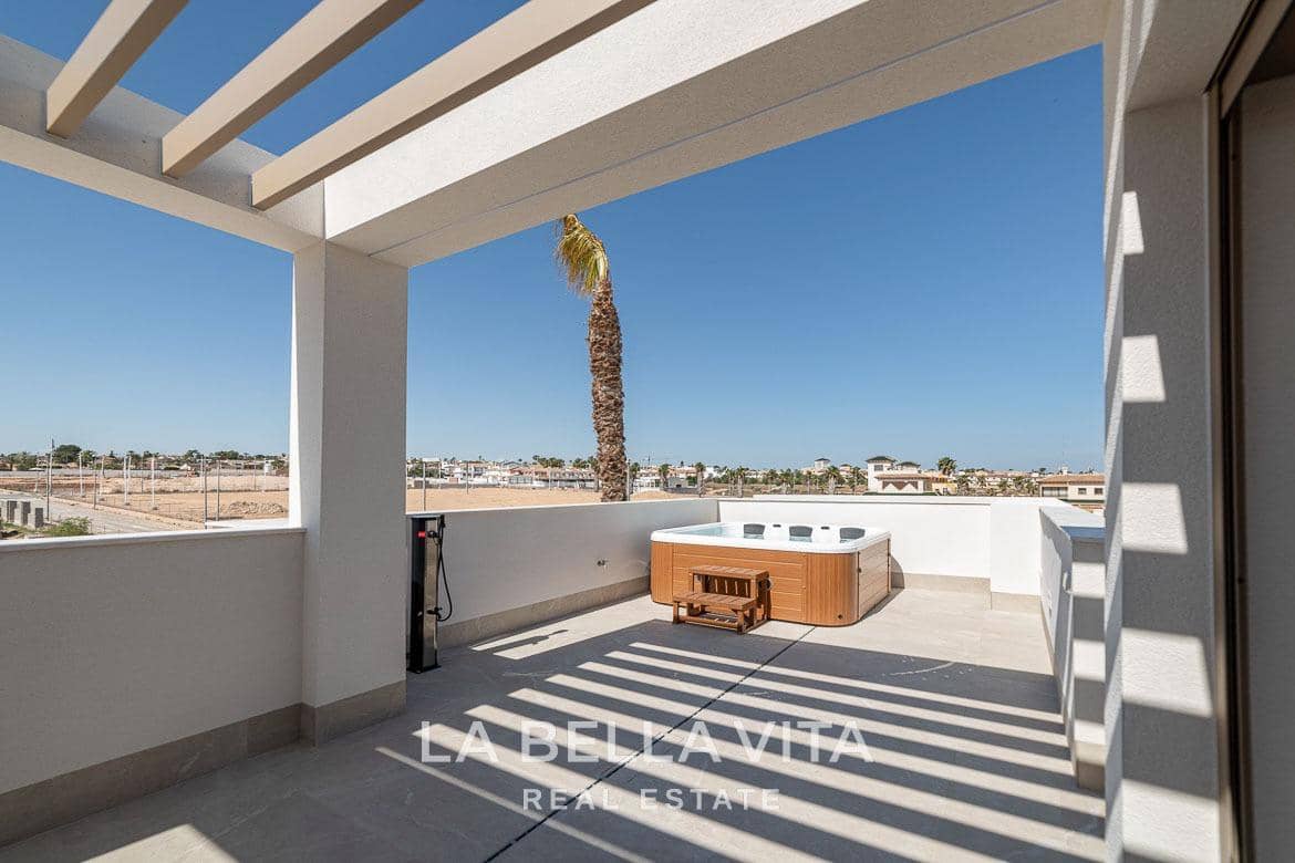 3 soveværelse Villa til salg i Dona Pepa med swimmingpool - € 439.000 (Ref: 9068942)