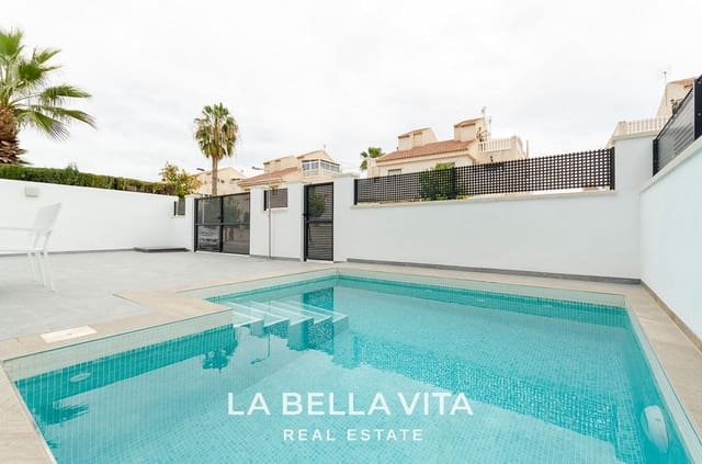 3 bedroom Villa for sale in Centro, Torrevieja with pool - € 409,000 (Ref: 9089961)
