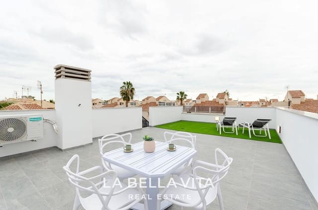 3 bedroom Villa for sale in Centro, Torrevieja with pool - € 409,000 (Ref: 9089961)