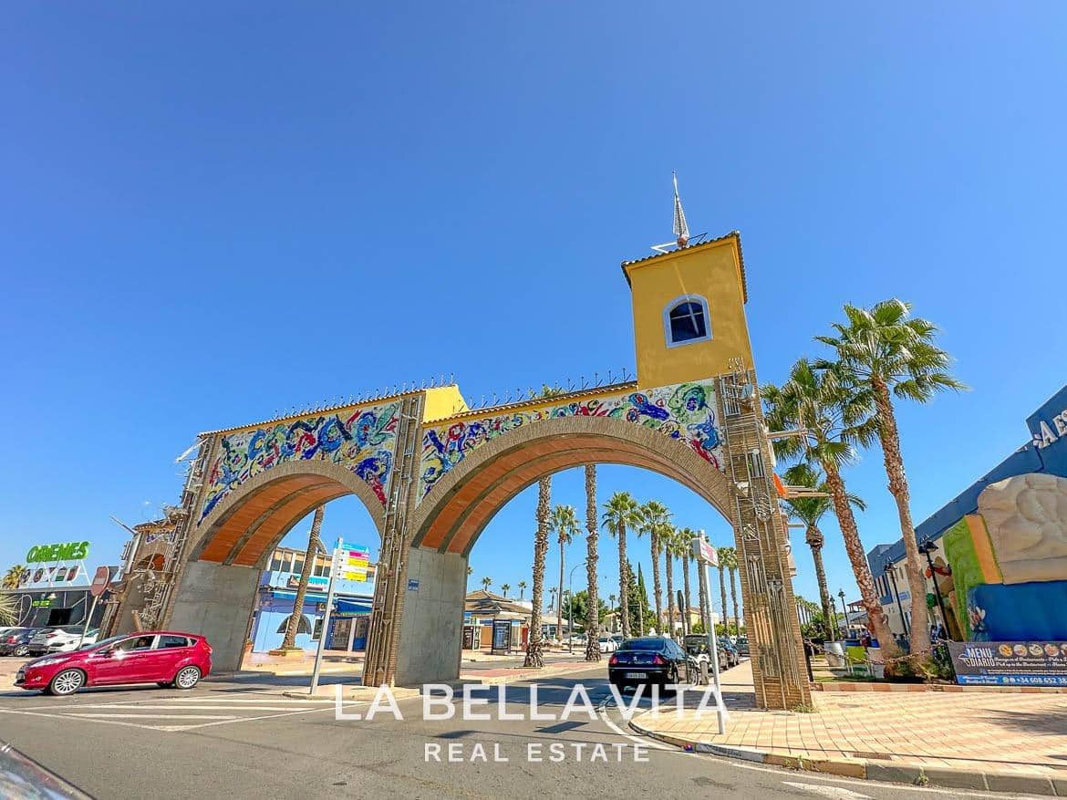 3 soverom Villa til salgs i Los Alcazares med svømmebasseng - € 550 000 (Ref: 9104788)