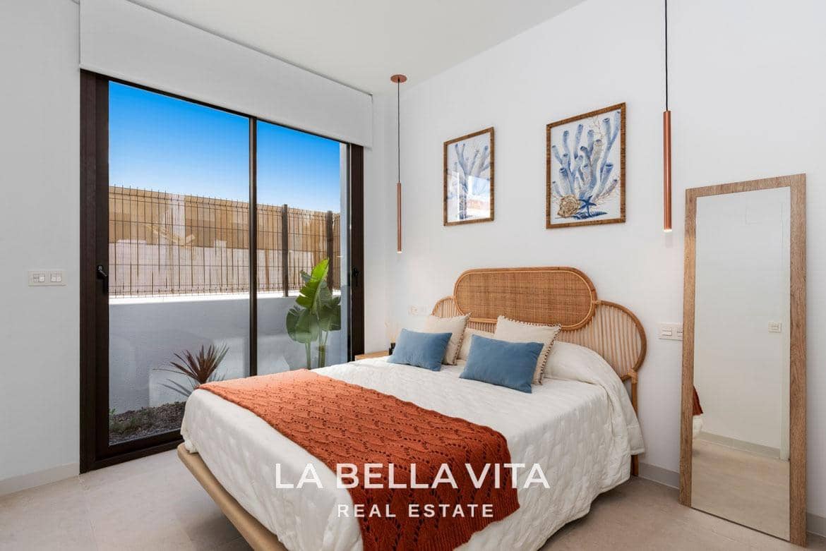 3 soveværelse Villa til salg i Los Alcazares med swimmingpool - € 545.000 (Ref: 9104791)