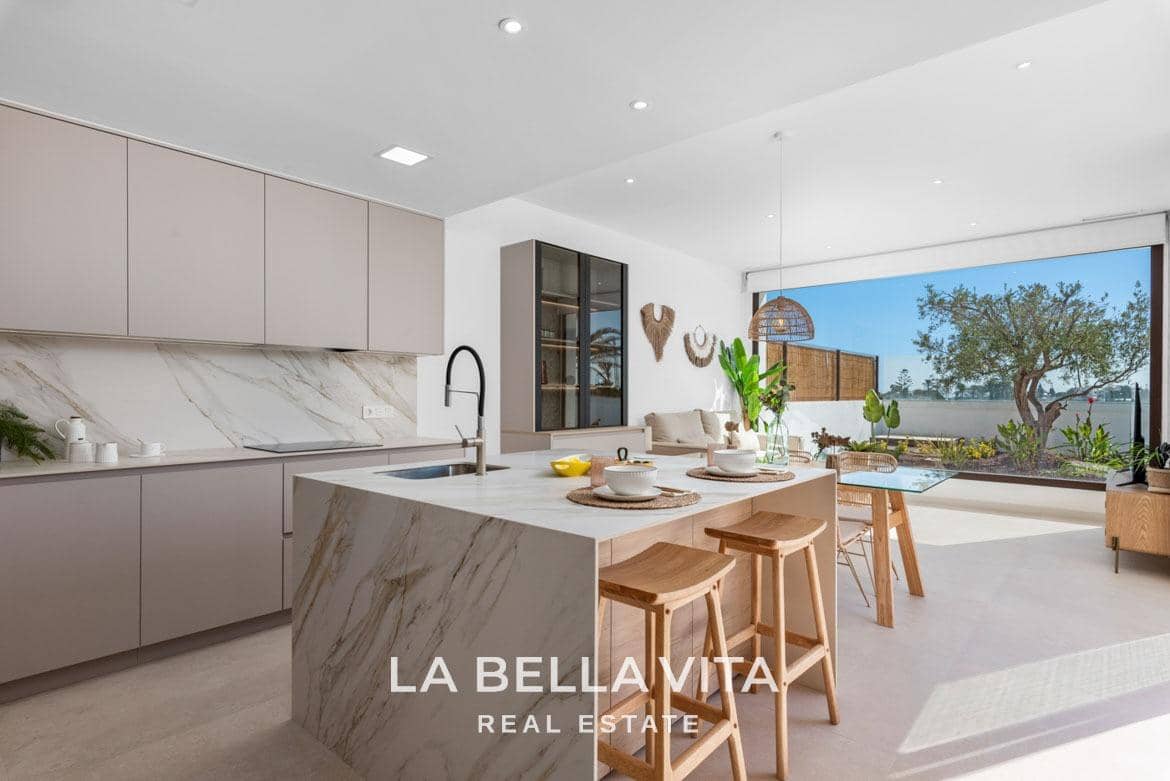 3 soveværelse Villa til salg i Los Alcazares med swimmingpool - € 545.000 (Ref: 9104791)