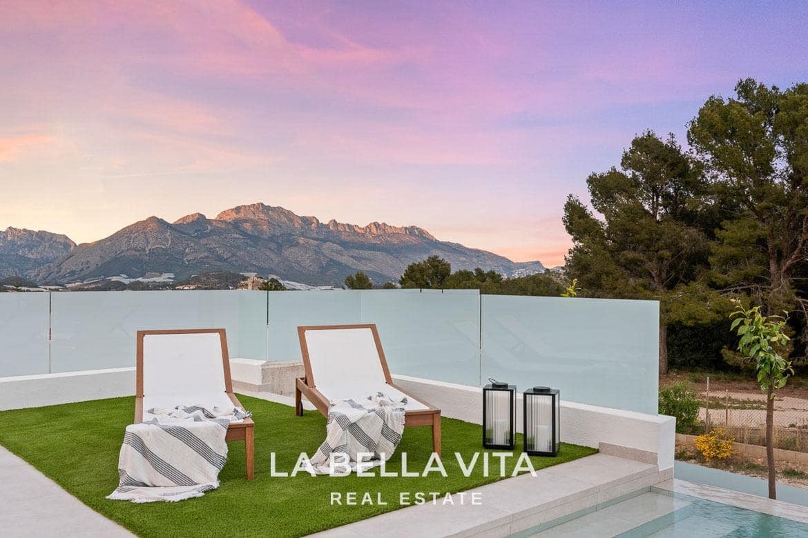 Chalet de 3 habitaciones en Polop en venta con piscina garaje - 725.000 € (Ref: 9266509)