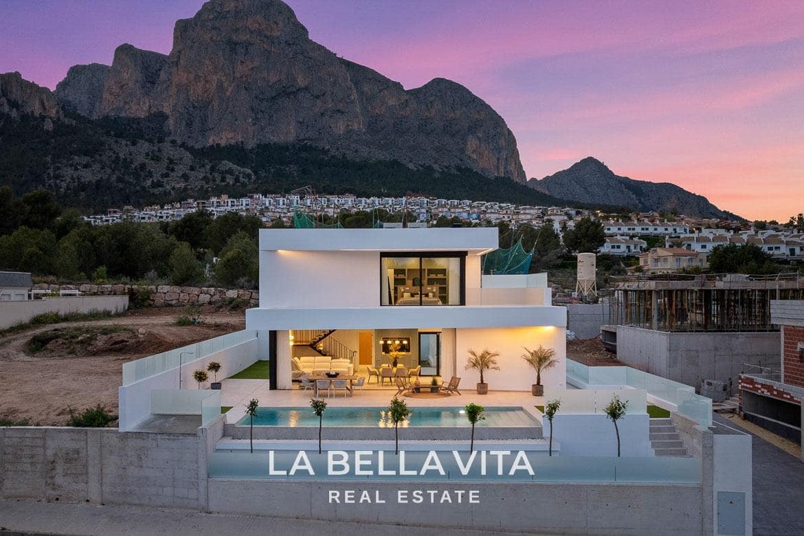 Chalet de 3 habitaciones en Polop en venta con piscina garaje - 725.000 € (Ref: 9266509)