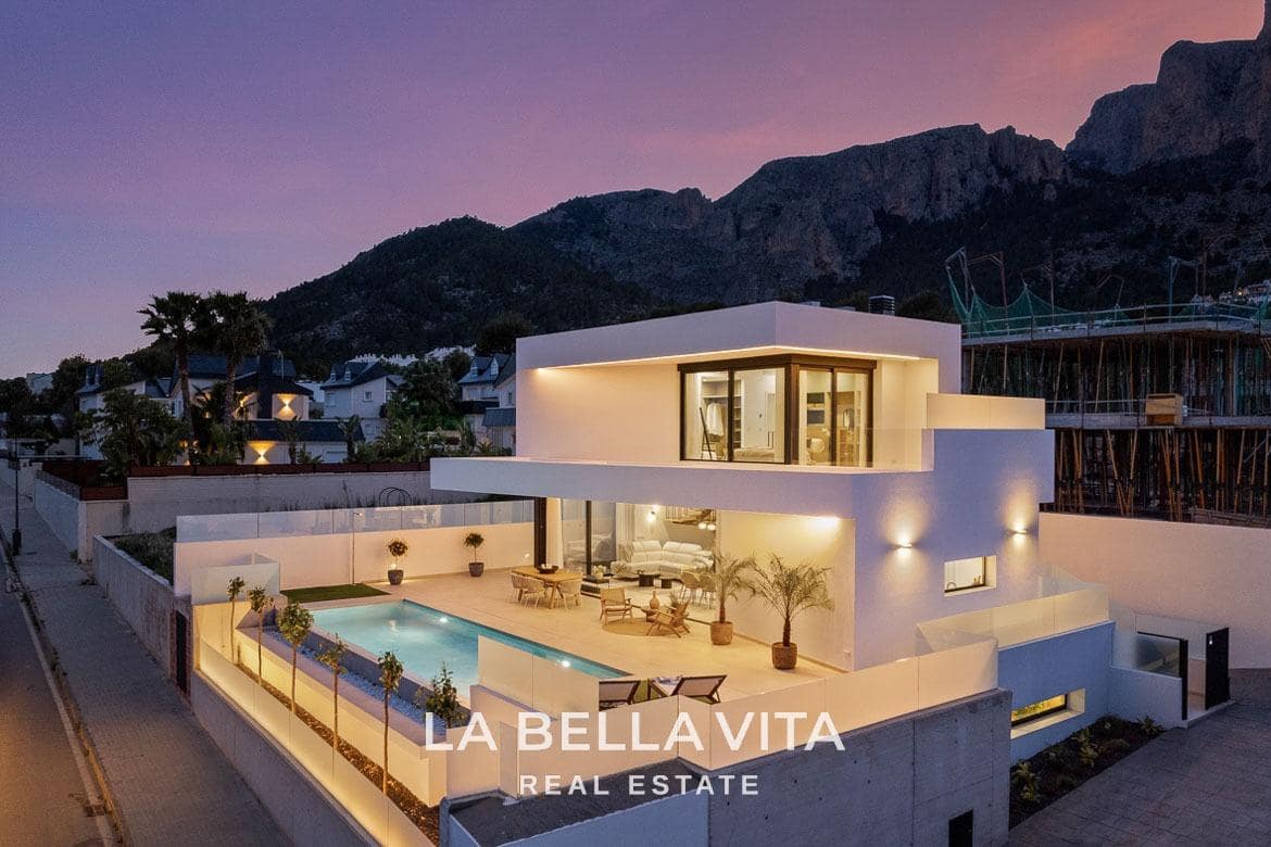 Chalet de 3 habitaciones en Polop en venta con piscina garaje - 725.000 € (Ref: 9266509)