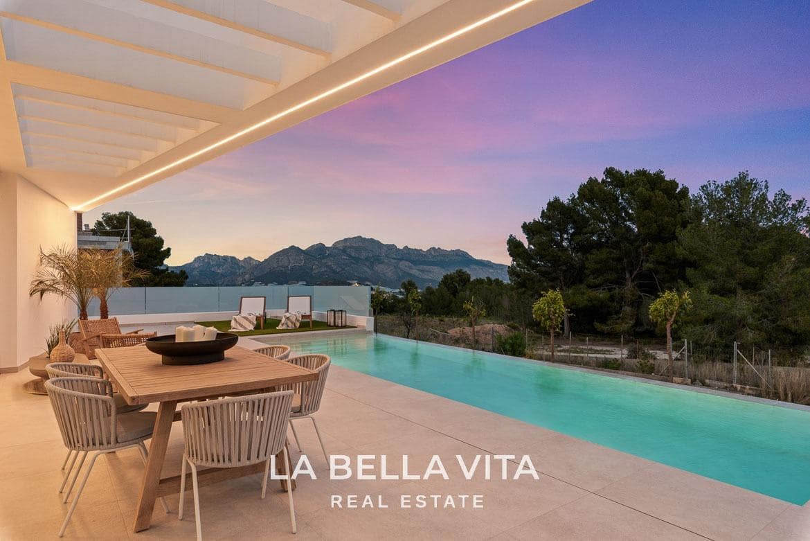 Chalet de 3 habitaciones en Polop en venta con piscina garaje - 725.000 € (Ref: 9266509)